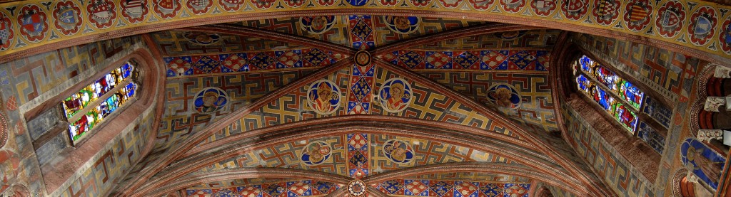 Les fresques à l'intérieur de l'église Notre-Dame du Bourg 