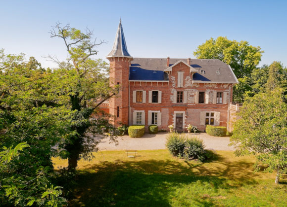 Domaine Du Buc, family Manor