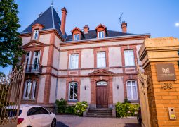 L’Autre Rives L’Autre Rives maison d'hôtes design au centre d'albi façade rue